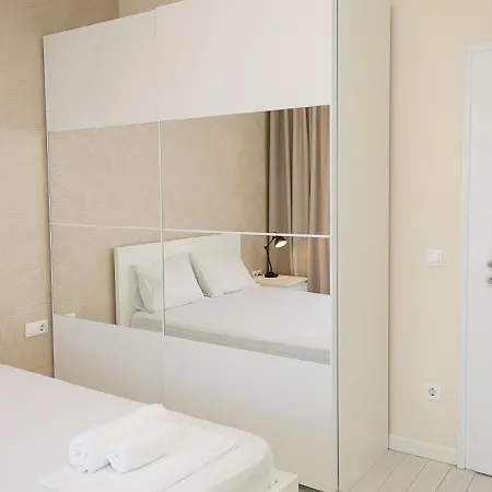 Elegant 1br In The Center Of By Flat Manаger Warna