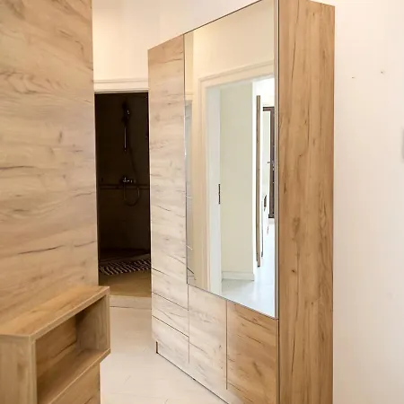 Apartment Elegant 1br In The Center Of By Flat Manаger Warna